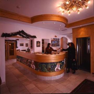 Dolomiti Hotel Cozzio Madonna Eksteriør bilde
